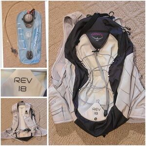 Osprey Rev 18 Men's Hiking Backpack - Black and Gray with 2.5 L bladder